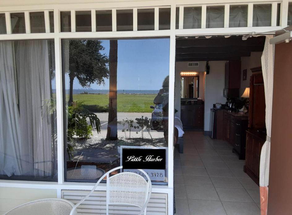 Charming One Bedroom Resort-Style Studio With Pool And Beach Access Ruskin Kültér fotó