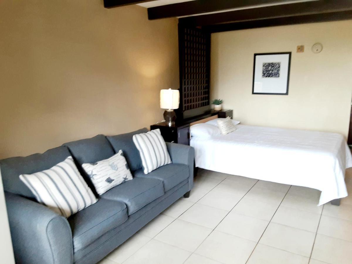 Charming One Bedroom Resort-Style Studio With Pool And Beach Access Ruskin Kültér fotó